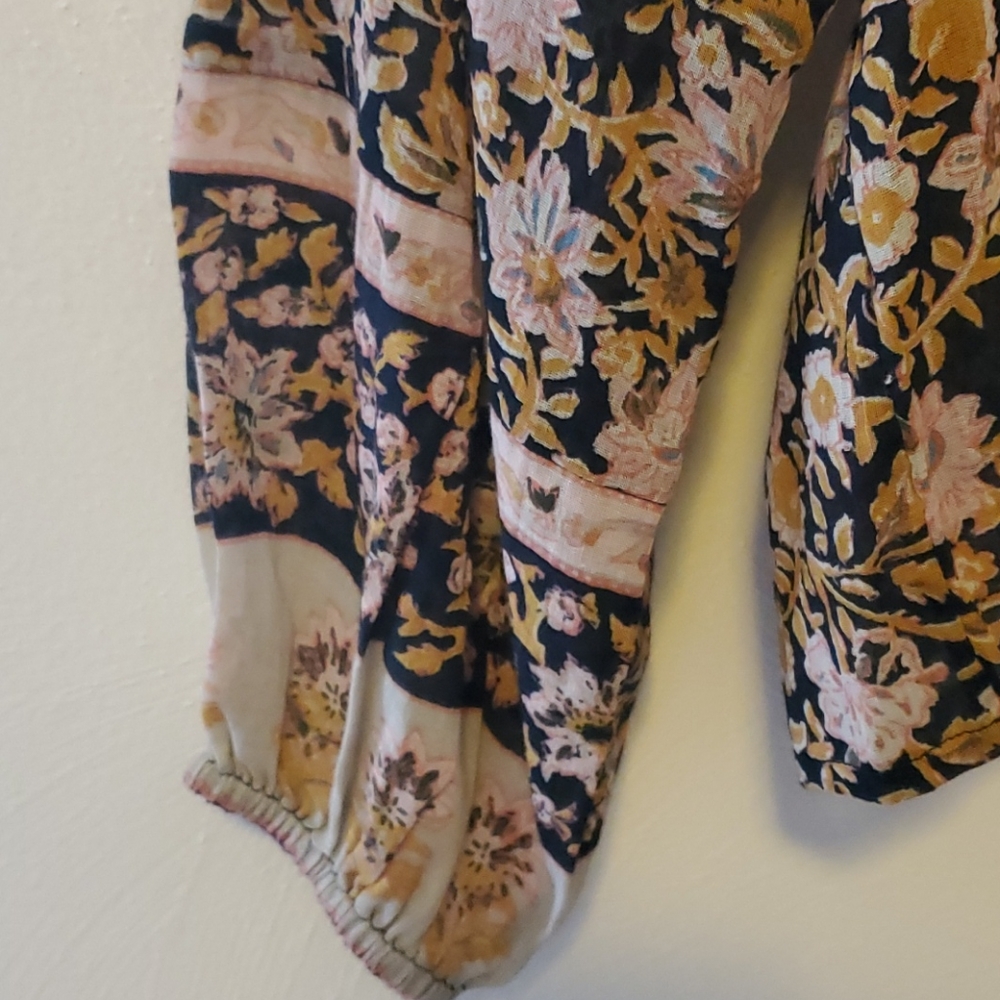 Ladies blouse - Picture 4 of 5